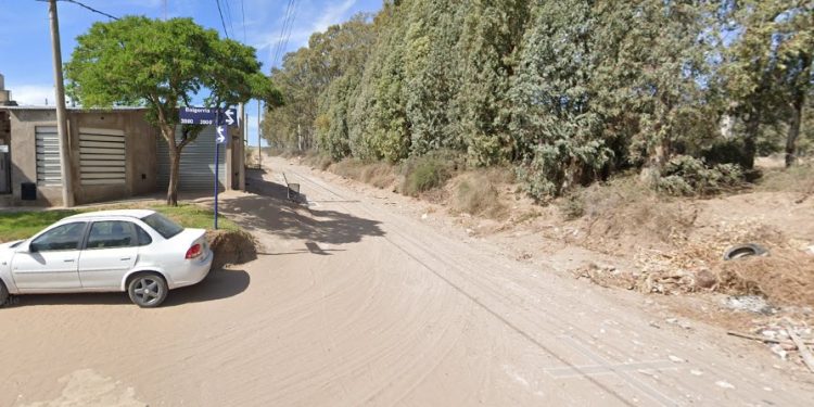 LE OBLIGARON A TRANSFERIR $4.000.000 Y HUYERON EN SU CAMIONETA