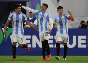 ARGENTINA Y PARAGUAY SE ENFRENTAN POR EL SUDAMERICANO SUB 20