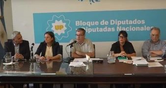 EL BLOQUE DE DIPUTADOS DE UNION POR LA PATRIA FORMALIZÓ EL PEDIDO DE JUICIO POLÍTICO CONTRA MILEI
