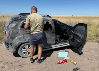 UN VEHÍCULO QUE SE DIRIGÍA A BAHÍA SAN BLAS VOLCO