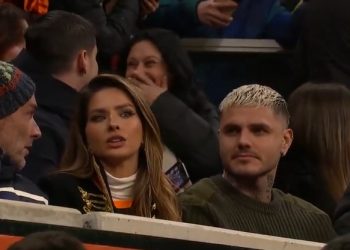 MAURO ICARDI Y LA CHINA SUÁREZ FUERON A VER EL CLÁSICO DE ESTAMBUL
