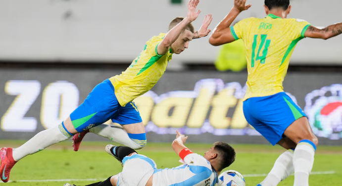 ARGENTINA EMPATÓ 1-1 CON BRASIL Y EL TÍTULO DEL SUDAMERICANO SUB 20 SE DEFINIRÁ LA ÚLTIMA FECHA