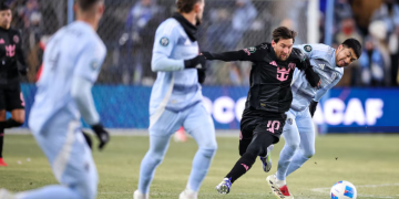 POR UN GOLAZO DE MESSI, INTER MIAMI DEBUTÓ CON UN TRIUNFO ANTE KANSAS CITY EN LA CONCACHAMPIONS