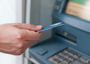 AUMENTAN LAS COMISIONES POR SACAR PLATA DEL CAJERO