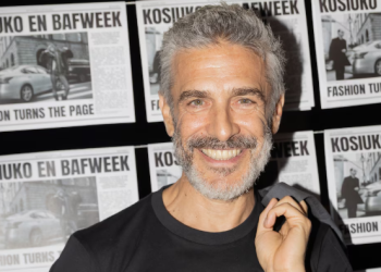 LEONARDO SBARAGLIA HABRÍA COMENZADO UNA RELACIÓN CON UNA JOVEN 26 AÑOS MENOR QUE ÉL