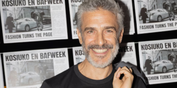 LEONARDO SBARAGLIA HABRÍA COMENZADO UNA RELACIÓN CON UNA JOVEN 26 AÑOS MENOR QUE ÉL