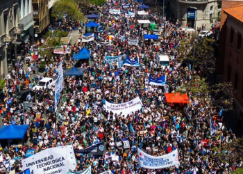 CONFLICTO UNIVERSITARIO: LOS DOCENTES REALIZAN UN PARO NACIONAL PARA EXIGIR UNA RECOMPOSICIÓN SALARIAL