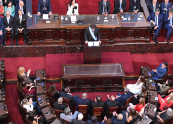 EL GOBIERNO PEDIRÁ AUTORIZACIÓN AL CONGRESO PARA CERRAR CON EL FMI PERO NO LE INFORMARÁ LOS DETALLES DEL ACUERDO