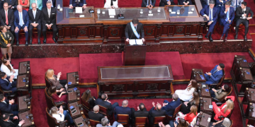 EL GOBIERNO PEDIRÁ AUTORIZACIÓN AL CONGRESO PARA CERRAR CON EL FMI PERO NO LE INFORMARÁ LOS DETALLES DEL ACUERDO