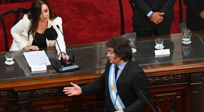 LA APERTURA DE SESIONES MOSTRÓ A MILEI MÁS ENFRENTADO QUE NUNCA A VILLARRUEL