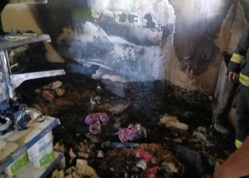 UN DESPERFECTO ELÉCTRICO PROVOCÓ UN INCENDIO EN UN SUPERMERCADO