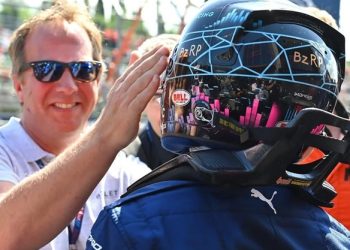 EL MÁNAGER DE COLAPINTO ADVITIÓ A LOS FANATICOS DE FRANCO: «LE ESTÁN HACIENDO MÁS DAÑO QUE BIEN»