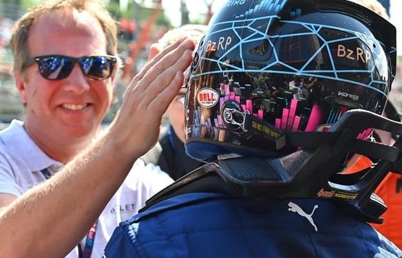 EL MÁNAGER DE COLAPINTO ADVITIÓ A LOS FANATICOS DE FRANCO: «LE ESTÁN HACIENDO MÁS DAÑO QUE BIEN»