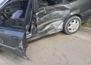 DOS AUTOS CHOCARON VILLA ROSAS