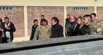 LUEGO DE LA VISITA DE MILEI, EL GOBIERNO ANUNCIÓ LA CREACIÓN DE UN FONDO DE $200 MIL MILLONES PARA BAHÍA BLANCA