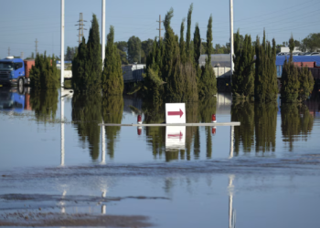 EL GOBIERNO REFORZARÁ LA ASISTENCIA  A BAHÍA BLANCA, SIGUEN BUSCANDO VÍCTIMAS Y EMPIEZA EL DEBATE DE LA RECONSTRUCCIÓN