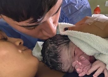 BERTH: «MI MAMÁ CONSIGUIÓ UN TRACTOR PARA LLEVARME AL HOSPITAL Y QUE BENJAMÍN NAZCA SEGURO»