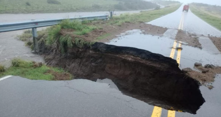 DECLARARON LA EMERGENCIA VIAL EN LAS RUTAS DE BAHÍA BLANCA A CAUSA DE LOS DAÑOS PROVOCADOS POR LA TORMENTA
