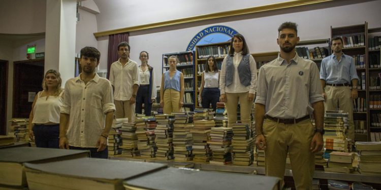 CONCIERTO DEL CORO UNIVERSITARIO A BENEFICIO DE LA RECONSTRUCCIÓN DE LA UNS