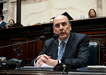 FRANCOS VA A DIPUTADOS PARA UN INFORME DE GESTIÓN ENMARCADO EN EL CASO $LIBRA Y EL ACUERDO CON EL FMI