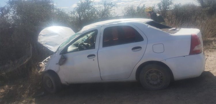 VOLCO EN UN CAMINO VECINAL CERCA DE CARMEN DE PATAGONES