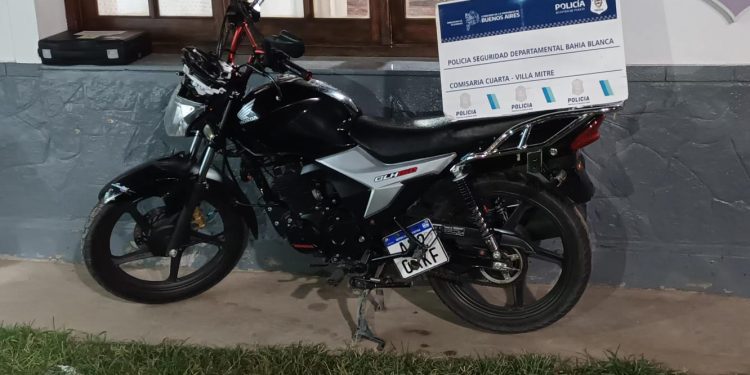 REALIZABAN DISTURBIOS Y APREHENDIERON A UN MENOR