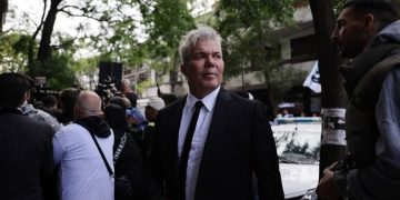 BURLANDO APUNTO CONTRA LA PSIQUIATRA DE MARADONA: «LE MEDIACIÓN COMO SI FUERA UN PERRO»