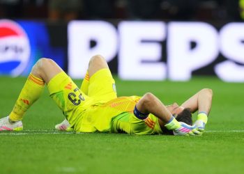 EL ASTON VILLA LO DIO VULETA, PERO NO LE ALCANZO Y PSG ES SEMIFINALISTA