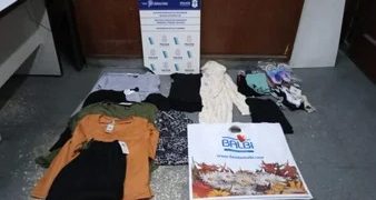 DETUVIERON A UNA MUJER ACUSADA DE LLEVARSE UNA BOLSA DE ROPA SIN PAGAR