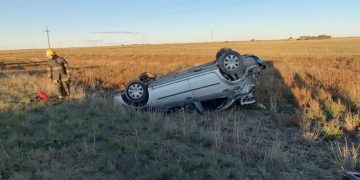 UN AUTO VOLCO EN LA RUTA NACIONAL 3, CERCA DE CARMEN DE PATAGONES