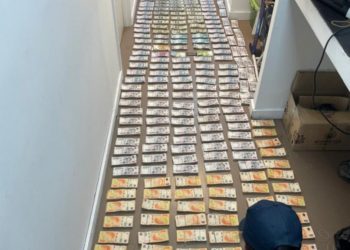 SECUESTRARON CASI $1.000 MILLONES EN CELULARES