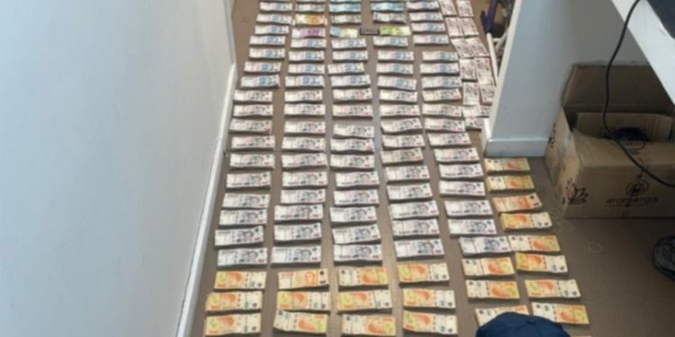 SECUESTRARON CASI $1.000 MILLONES EN CELULARES