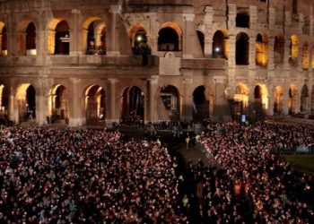 EL PAPA PREPARÓ LAS LECTURAS PERO NO PUDO PARTICIPAR DEL VÍA CRUCIS