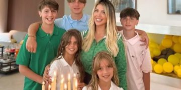 UN GRUPO DE PADRES QUIERE ECHAR A LOS HIJOS DE WANDA NARA DEL COLEGIO AL QUE ASISTEN