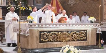 EL ARZOBISPO DE BUENOS AIRES CELEBRÓ LA MISA PARA DESPEDIR A FRANCISCO EN LA BASÍLICA DE FLORES