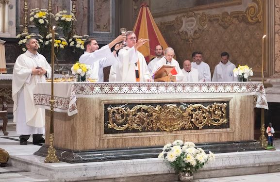 EL ARZOBISPO DE BUENOS AIRES CELEBRÓ LA MISA PARA DESPEDIR A FRANCISCO EN LA BASÍLICA DE FLORES