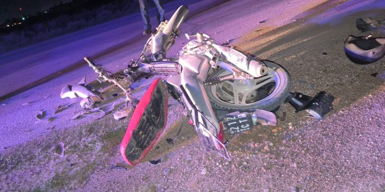 ALCOHOLIZADO CONDUCÍA UNA MOTO E IMPACTÓ CONTRA UN AUTO