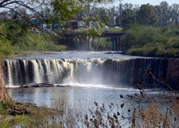 JOUGLARD: «LO QUE PLANTEAMOS ES QUE DENTRO DE LAS OBRAS QUE SE PIENSAN SE INCLUYA LA DEL ARROYO»