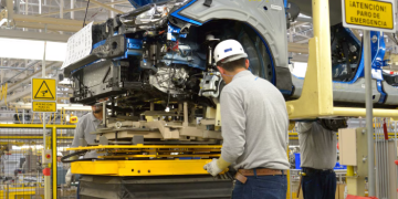 LA PRODUCCIÓN AUTOMOTRIZ CAYÓ LEVEMENTE EN MARZO DEBIDO A REAJUSTES EN LAS TERMINALES POR NUEVAS INVERSIONES