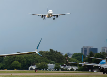 EN EL PRIMER TRIMESTRE VOLARON DENTRO DE ARGENTINA 598.000 PERSONAS MÁS QUE EL AÑO PASADO