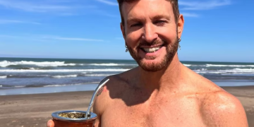 AXEL CONTÓ QUE ESTÁ PREPARADO ANTE UN EVENTUAL COLAPSO MUNDIAL