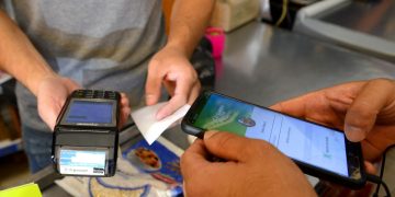 MARTINEZ: «LA TARJETA DE DÉBITO ES DE LAS HERRAMIENTAS FINANCIERAS MÁS UTILIZADAS EN LA CIUDAD»