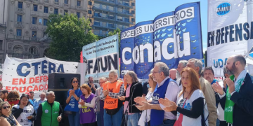 EL GOBIERNO ELIMINÓ LA INTERVENCIÓN DE LA SECRETARÍA DE EDUCACIÓN EN LAS PARITARIAS DOCENTES