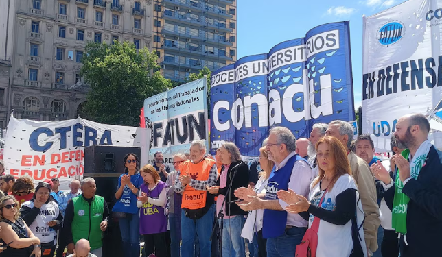 EL GOBIERNO ELIMINÓ LA INTERVENCIÓN DE LA SECRETARÍA DE EDUCACIÓN EN LAS PARITARIAS DOCENTES