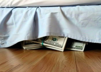 EL GOBIERNO ANALIZA HABILITAR QUE SE PUEDAN USAR LOS «DÓLARES DEL COLCHÓN» FIRMANDO UNA DECLARACIÓN JURADA