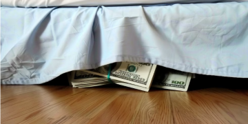 EL GOBIERNO ANALIZA HABILITAR QUE SE PUEDAN USAR LOS «DÓLARES DEL COLCHÓN» FIRMANDO UNA DECLARACIÓN JURADA