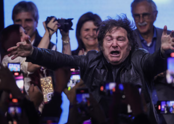 EUFORIA TOTAL EN EL BÚNKER DE MILEI POR EL TRIUNFO SOBRE EL PRO: «MACRI ESTÁ MUERTO POLÍTICAMENTE»