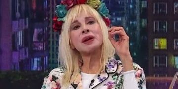 NACHA GUEVARA SE MUDA Y PONE EN VENTA GRAN PARTE DE SU VESTUARIO EN LA CASA DEL TEATRO