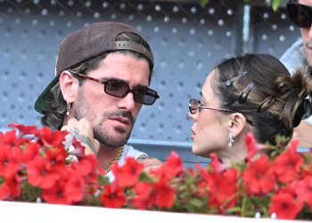 TINI STOESSEL BRILLÓ CON SU SHOW EN MADRID Y RECIBIÓ EL APOYO DE RODRIGO DE PAUL DESDE LA TRIBUNA