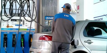 DOS PETROLERAS BAJARON LOS PRECIOS DE LOS COMBUSTIBLES COMO LO HIZO YPF